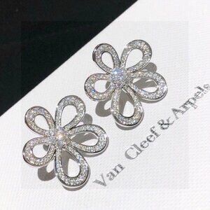✨✨✨Van Cleef & Arpels earrings✨✨✨